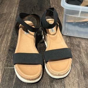 Steve Madden platform sandals